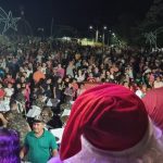 Com muita emoção e alegria, multidão prestigia inauguração da Iluminação Natalina de Caracol