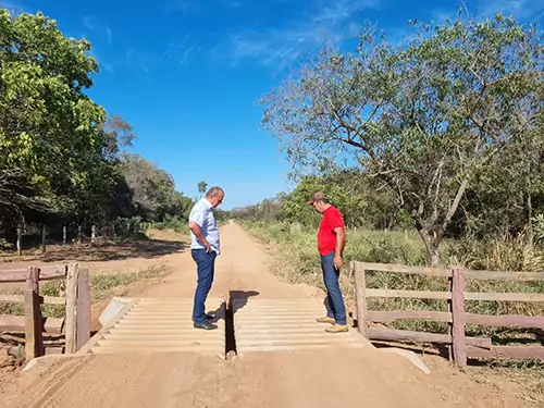 Prefeito Neco implanta projeto de substituição de mata-burros em Caracol